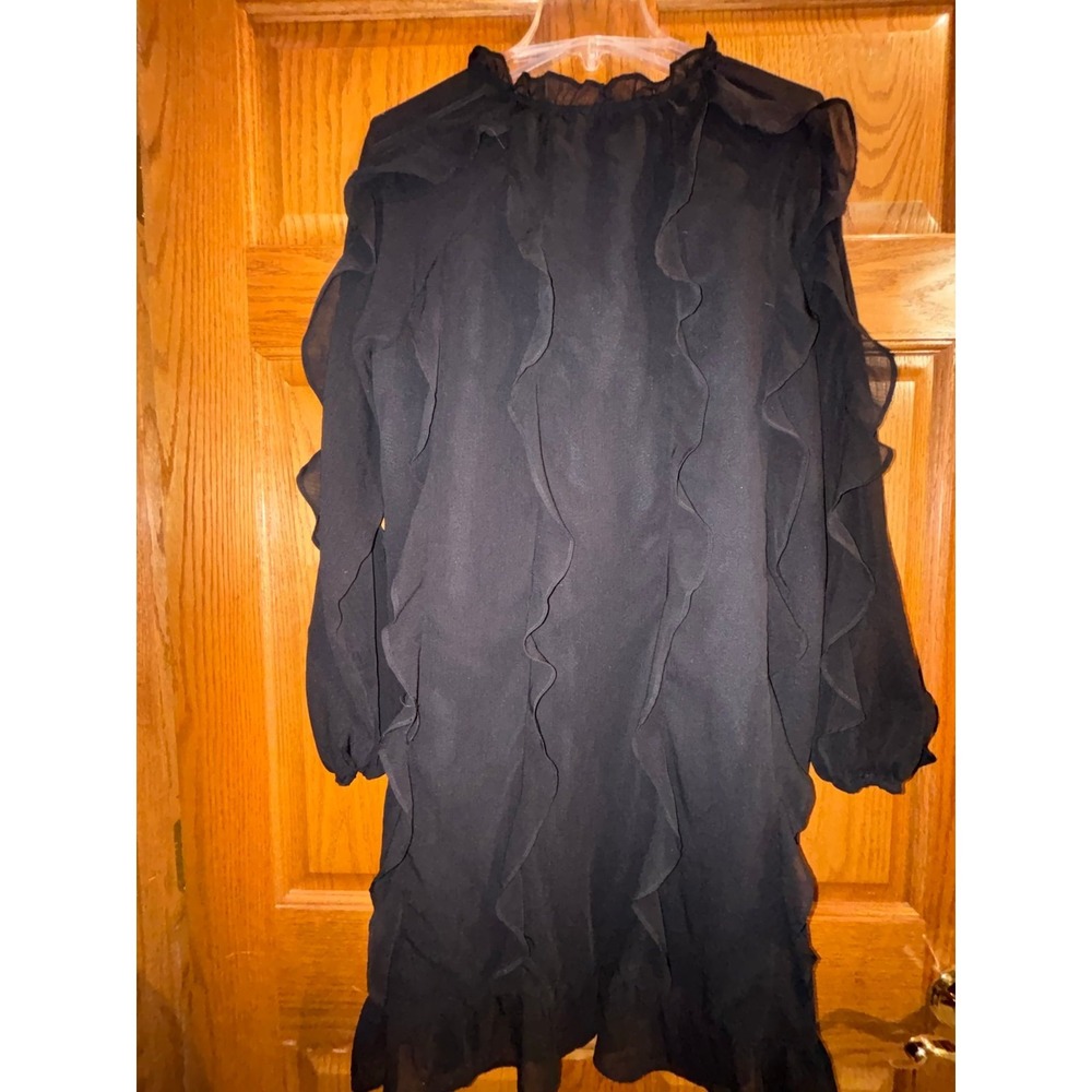 Black Dress - Picture 2 of 3